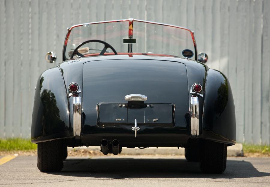  Jaguar XK120 Roadster 1953 года  (фото 7 из 9)